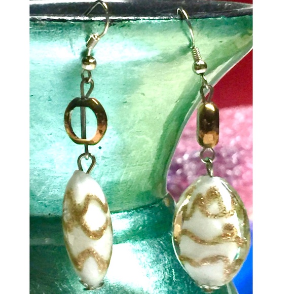 VTG 90s Handmade Artsy Modernist White/Gold Glitter Dangle Bead Pierced Earrings - Picture 4 of 8